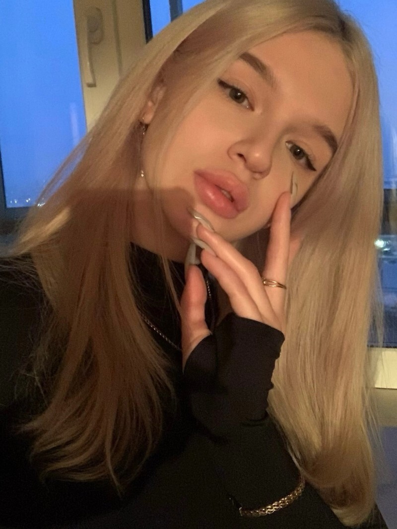 Индивидуалка Питера Кристина с 3 размером груди предлагает интим услуги у метро Озерки  +7(981)174-52-34 - фото 2