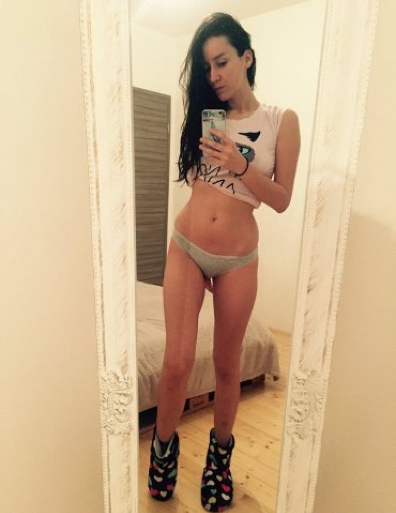 Индивидуалка Питера Леночка с 2 размером груди предлагает интим услуги у метро Балтийская  +7(981)126-12-57 