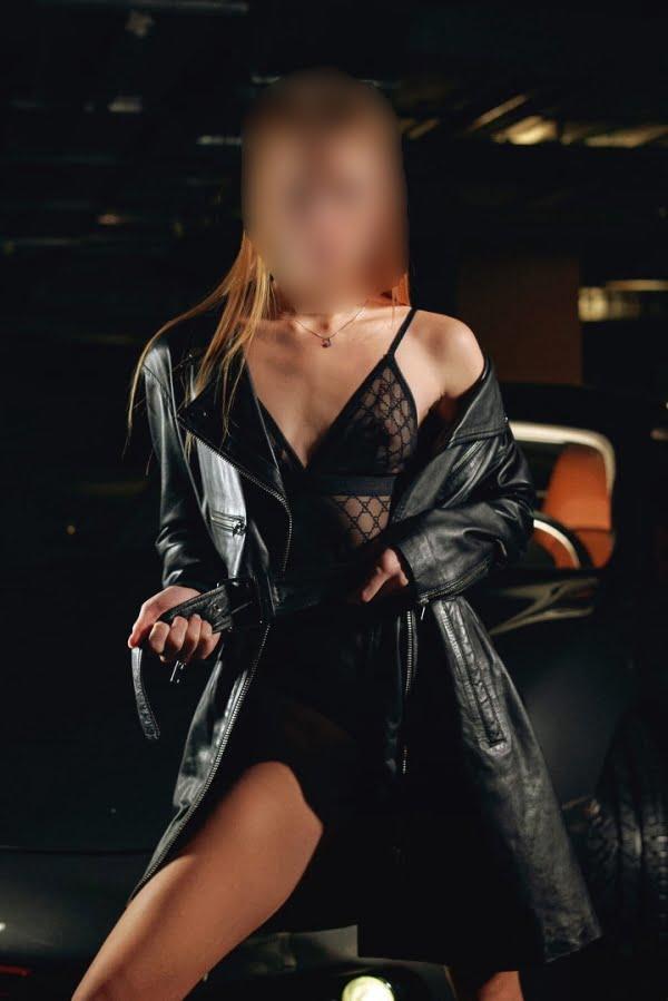 Индивидуалка Питера Эмилия с 3 размером груди предлагает интим услуги у метро Ленинский Проспект  +7(981)214-21-80 - фото 2